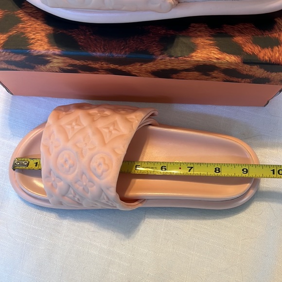 Lemonade itza vibe designer look Velcro sandals - Picture 4 of 7